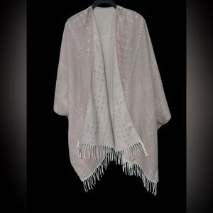 NWT Gentle Fawn Soft Cream Shawl In Women's Size XS/S